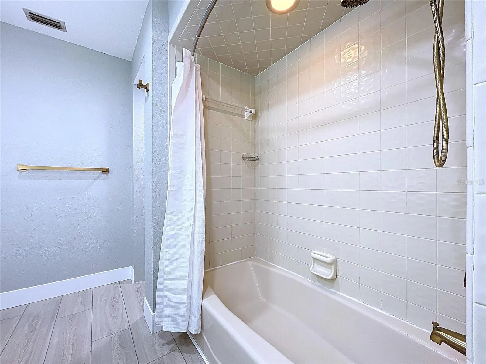 1904 VISTA VIEW DR