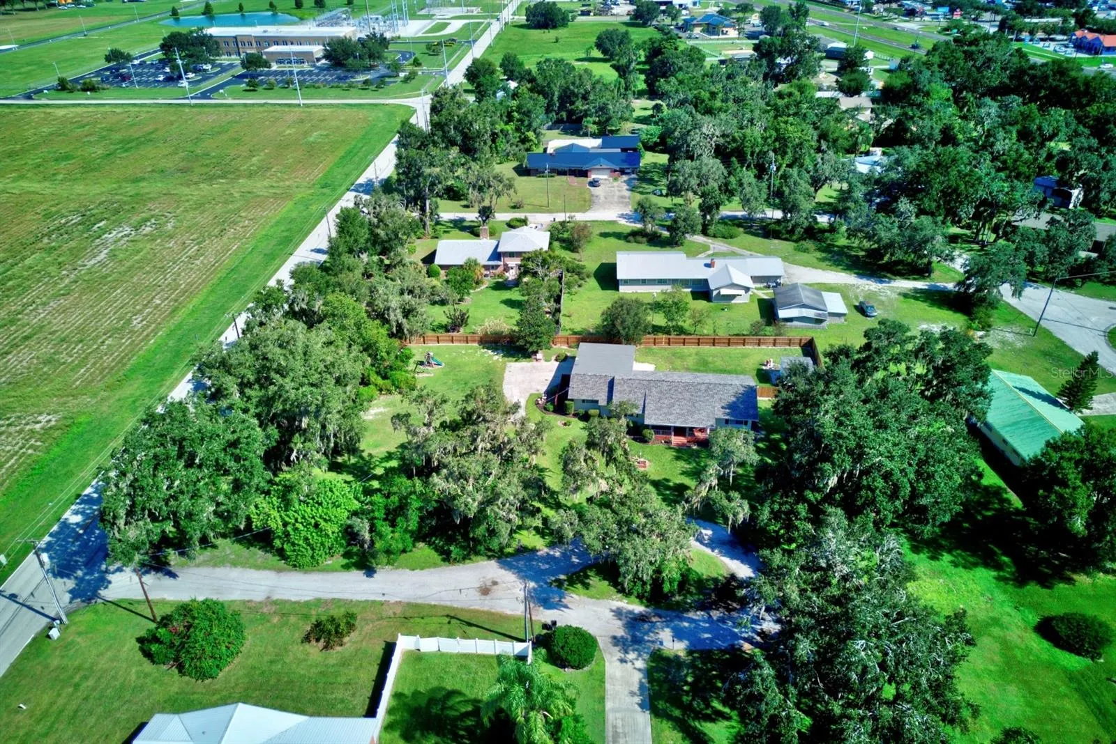 180 CHAMBERS CT