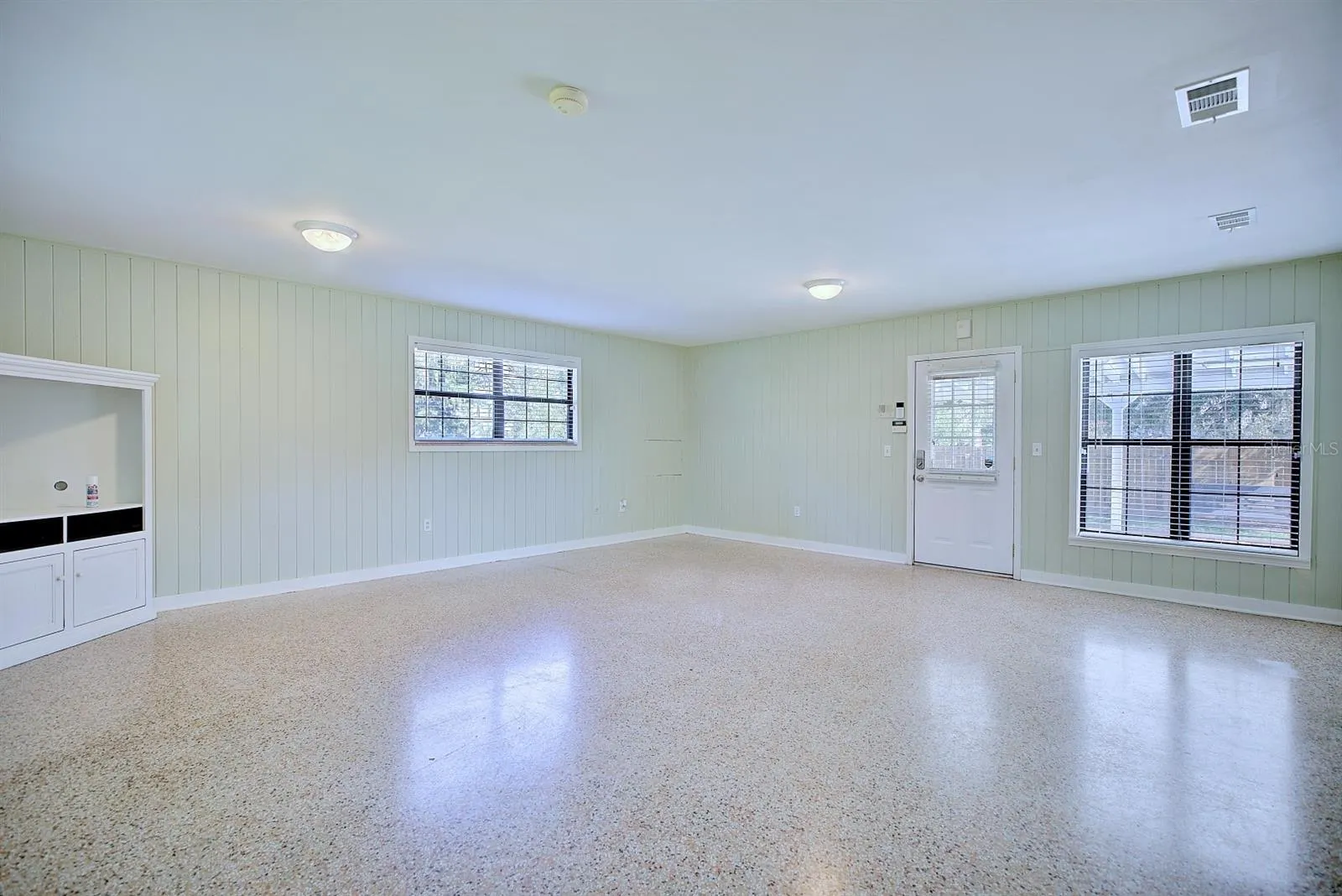 180 CHAMBERS CT