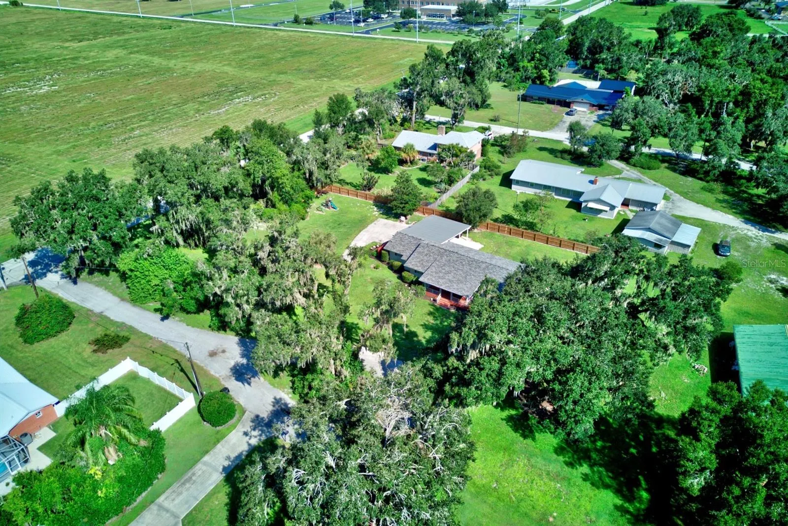 180 CHAMBERS CT