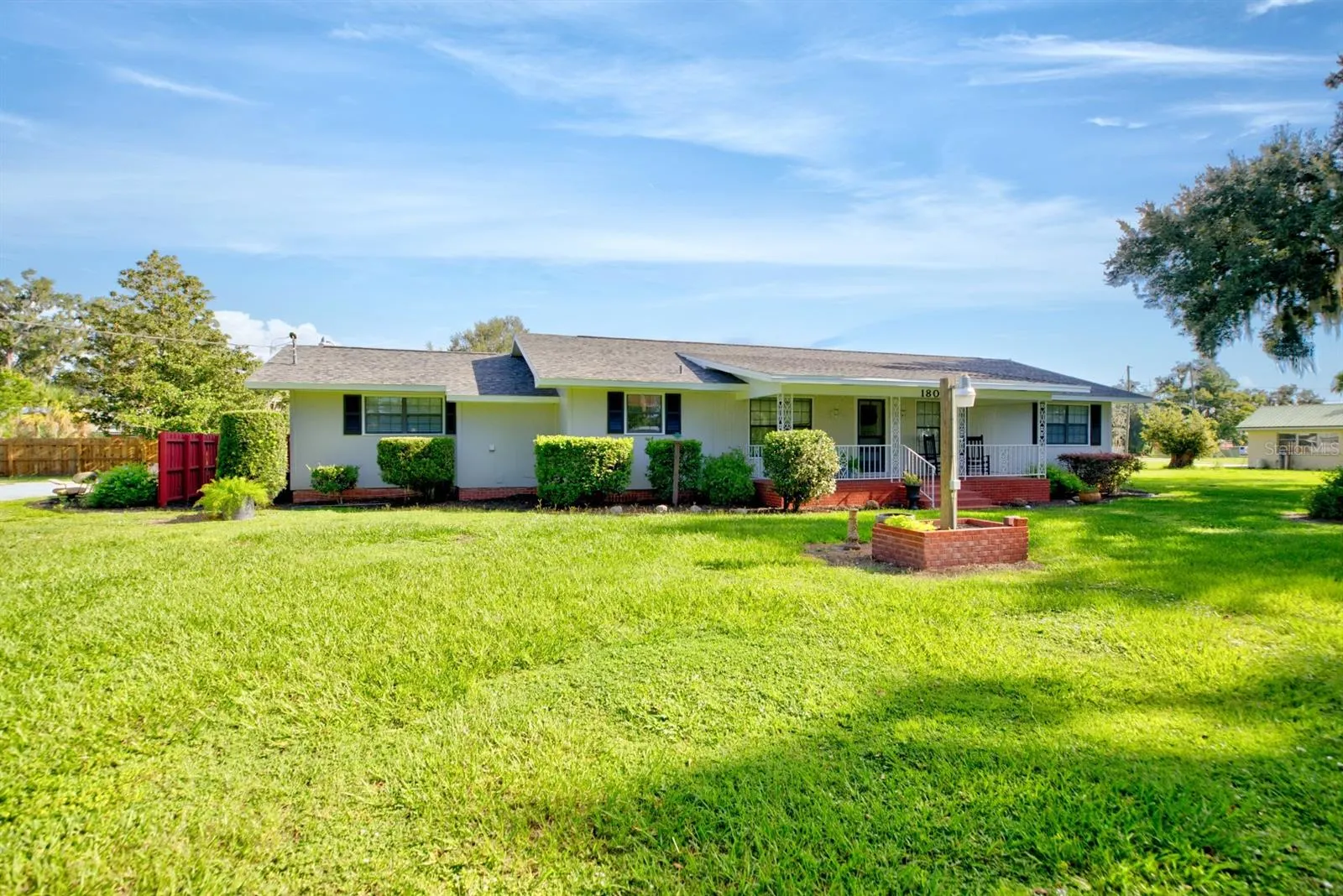 180 CHAMBERS CT