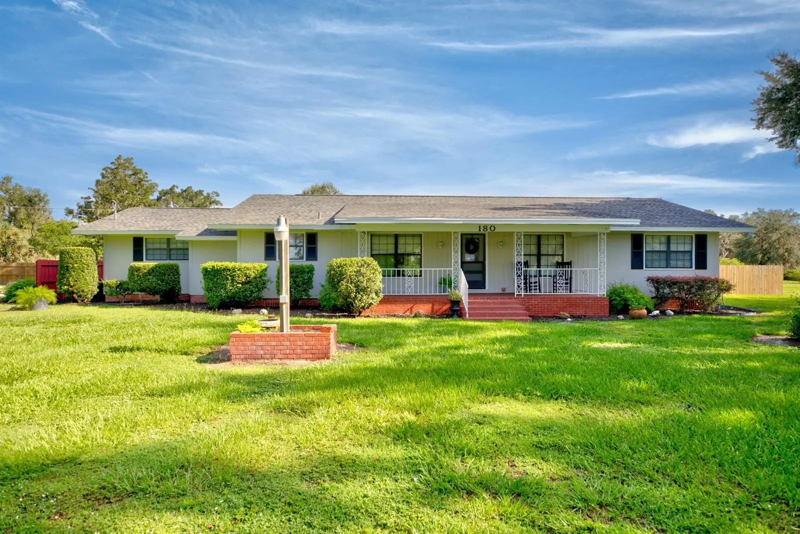 180 CHAMBERS CT