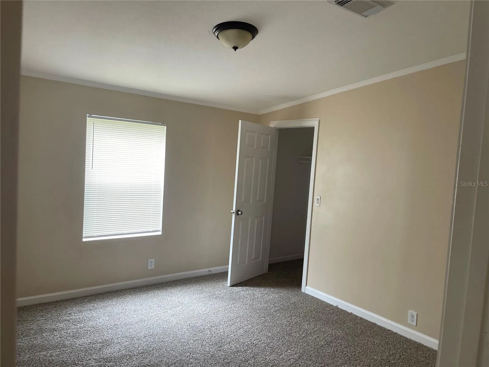 2805 FORESTLAND DR