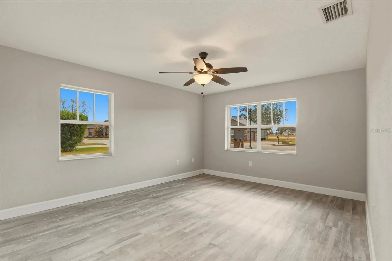 2992 OAKS BND