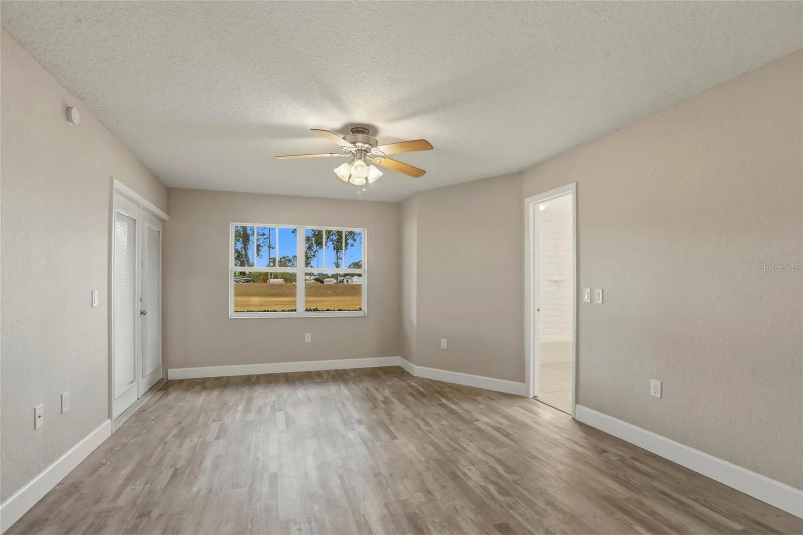 2992 OAKS BND