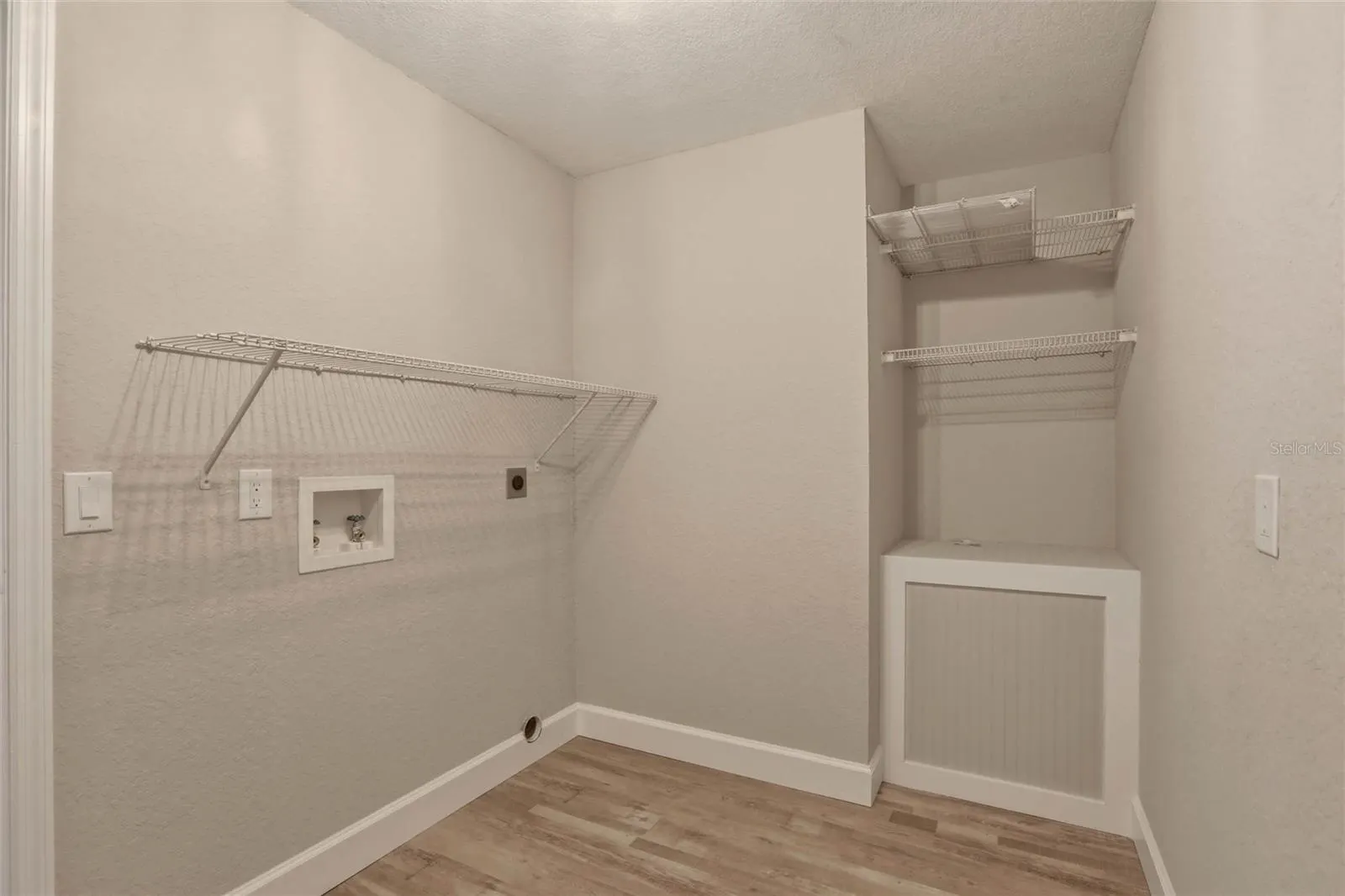 2992 OAKS BND