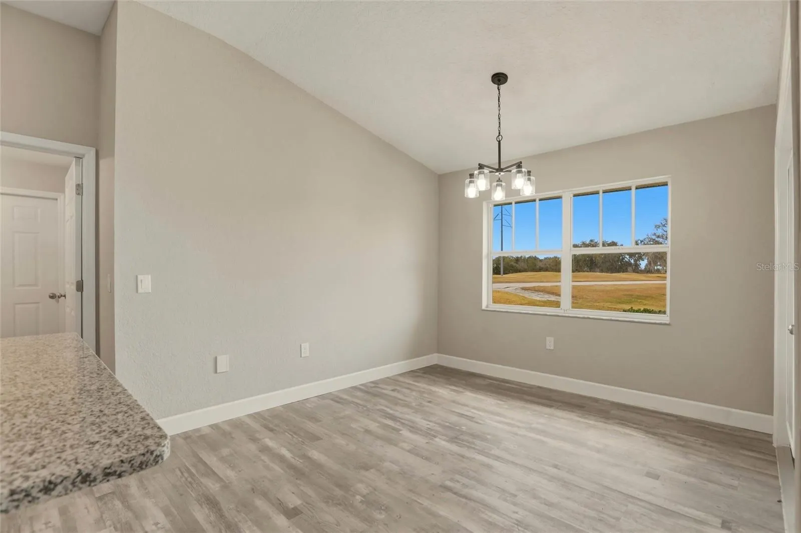 2992 OAKS BND