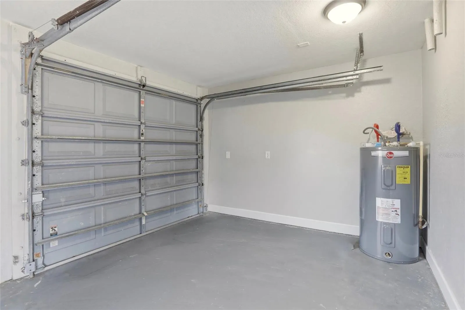 2992 OAKS BND
