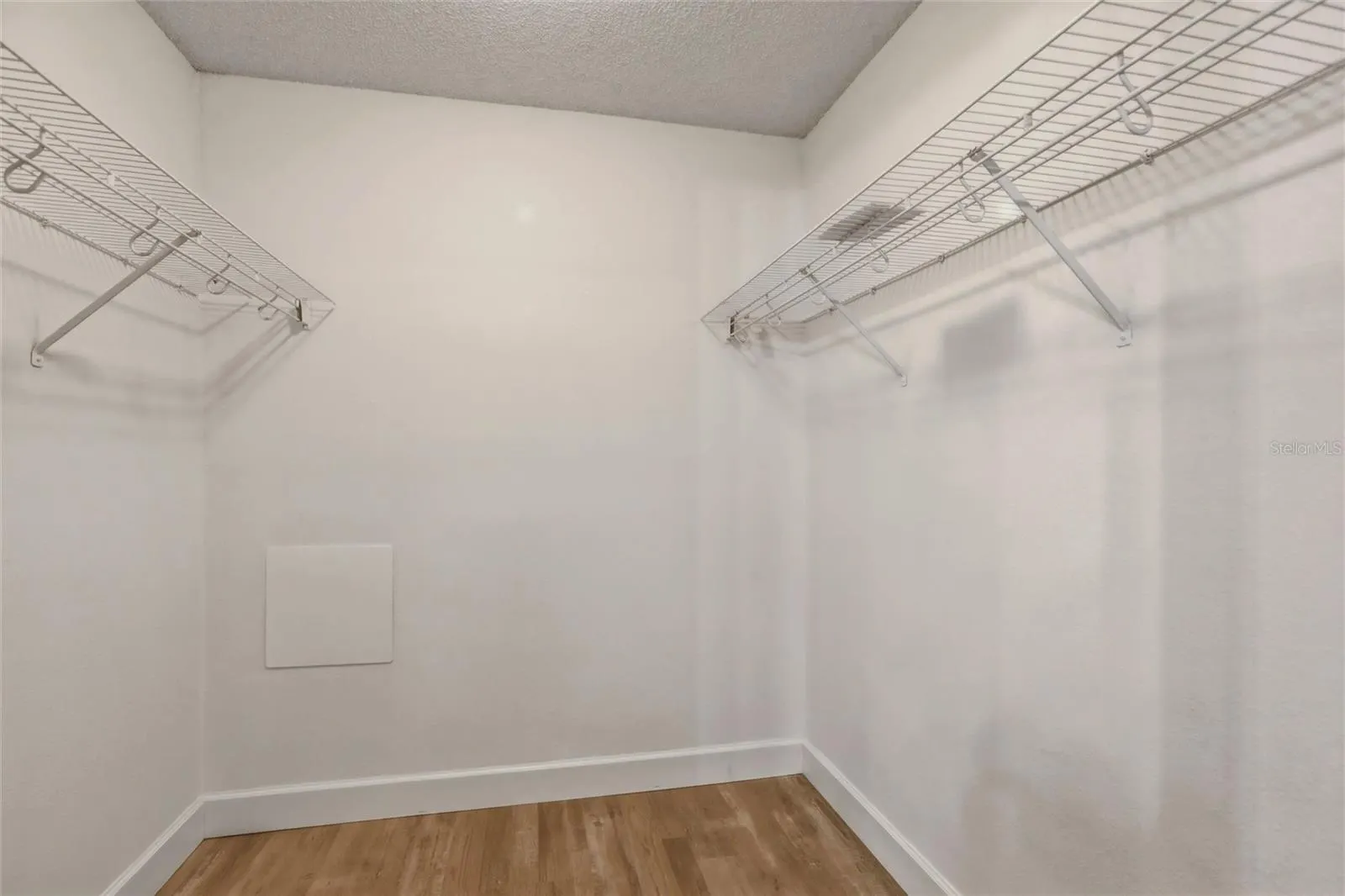 2992 OAKS BND