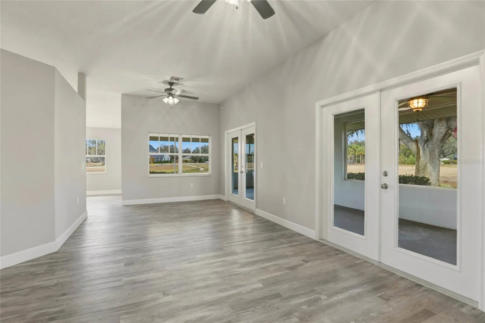2992 OAKS BND