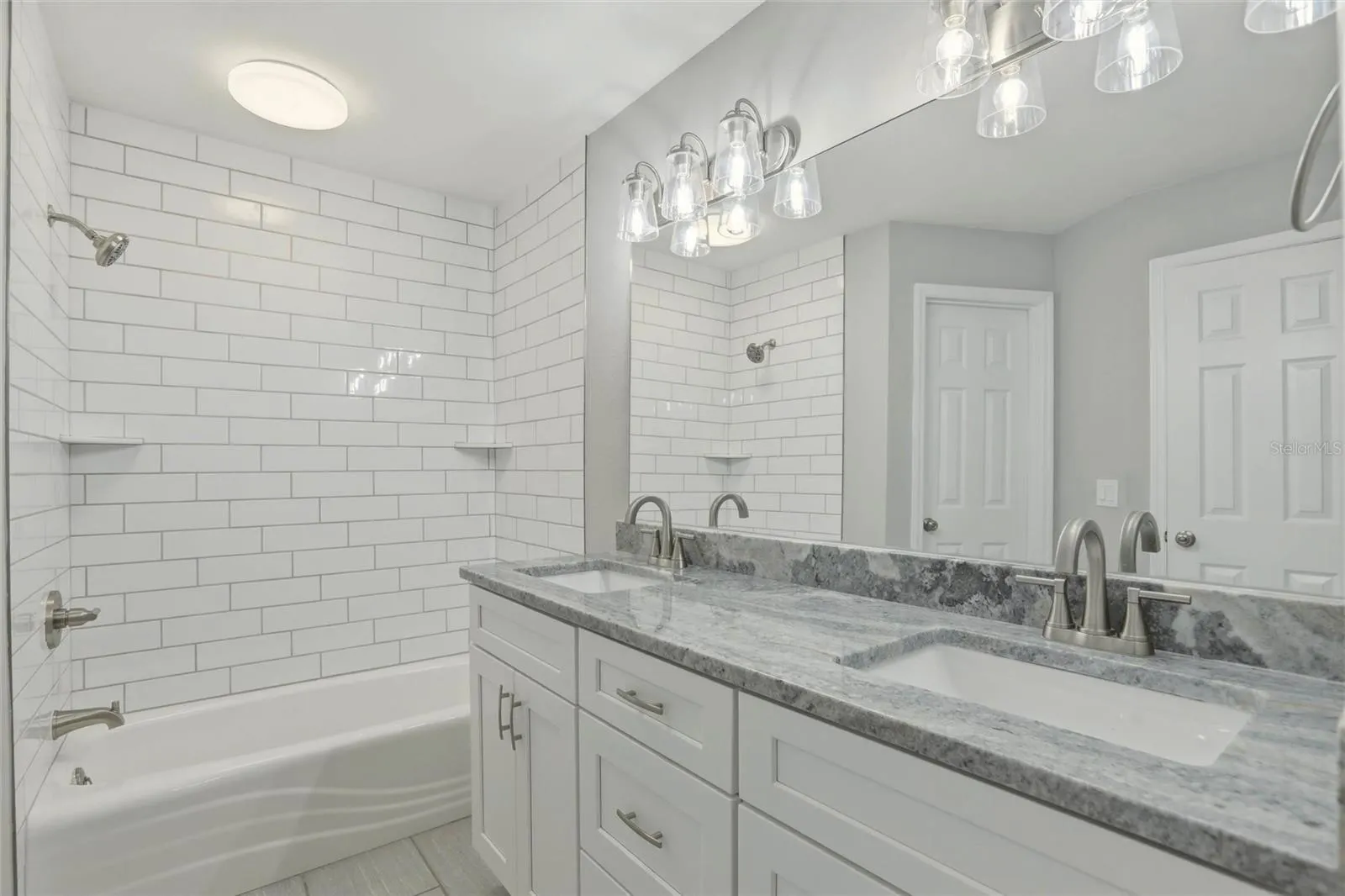 2992 OAKS BND