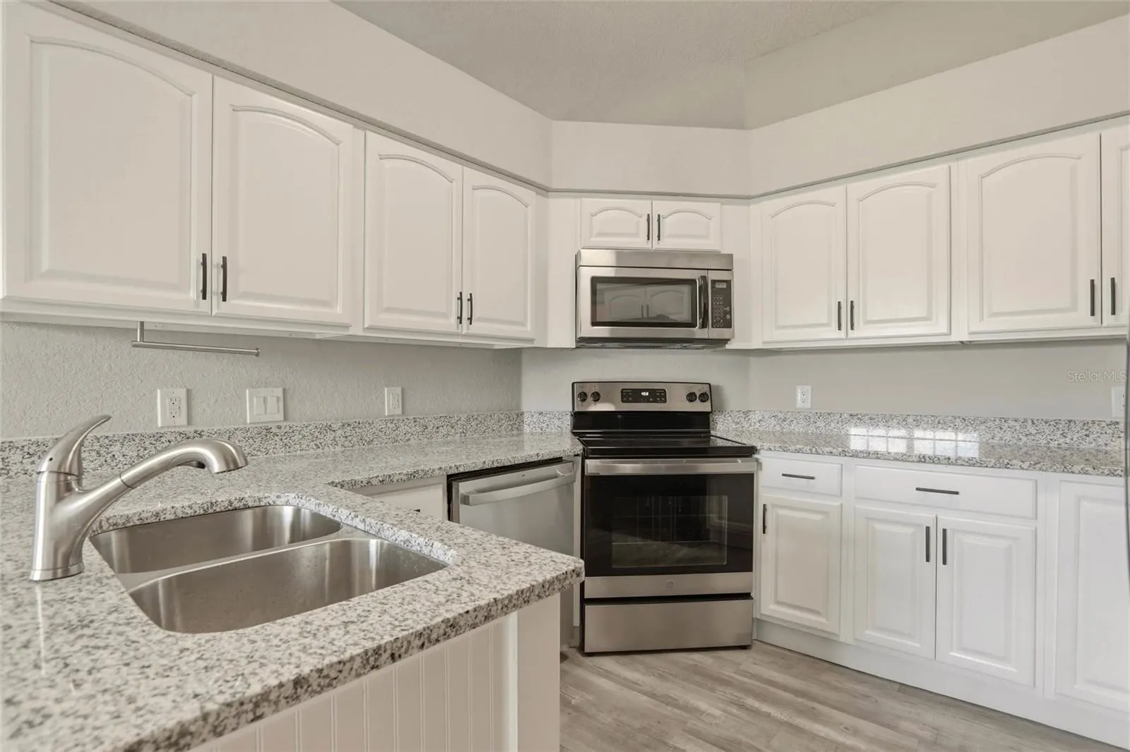 2992 OAKS BND