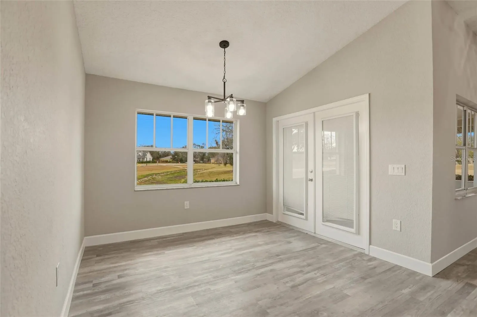 2992 OAKS BND