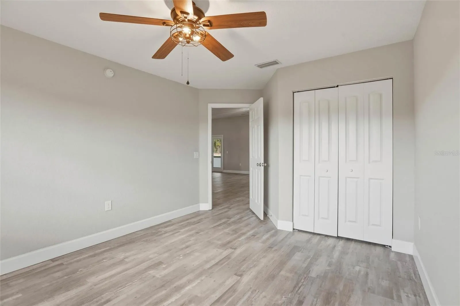 2992 OAKS BND