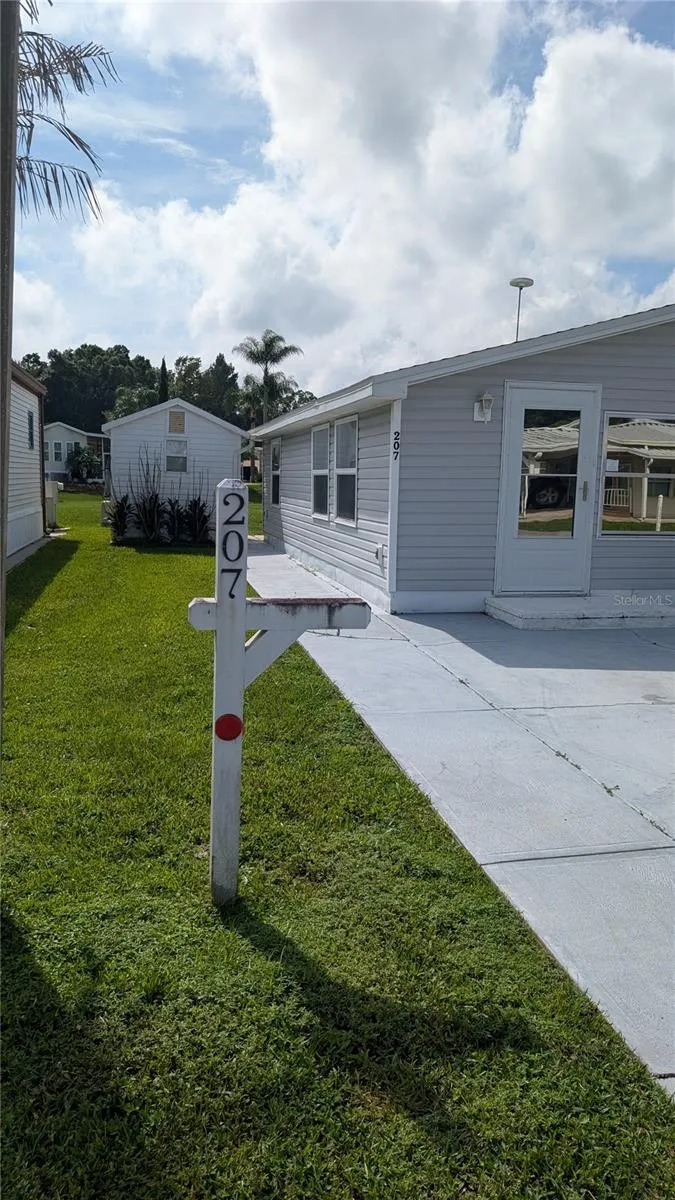 207 CITRUS RIDGE DR