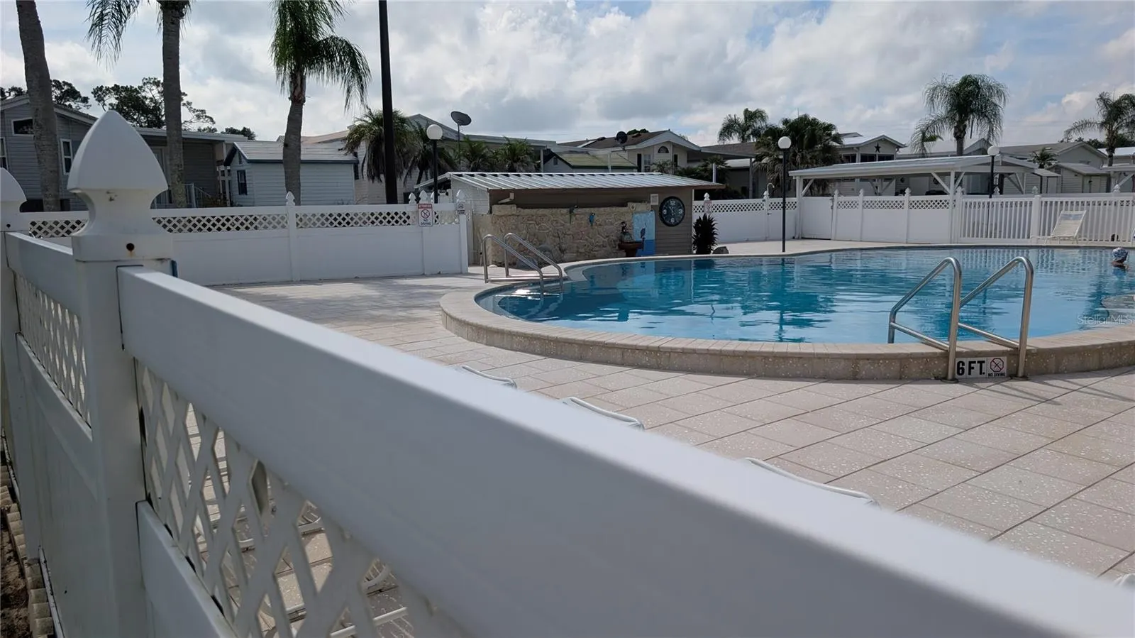 207 CITRUS RIDGE DR