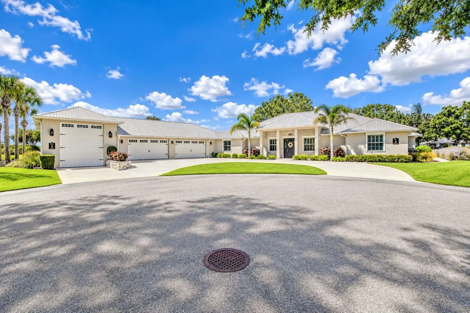 2851 VILLAGE GREEN CT