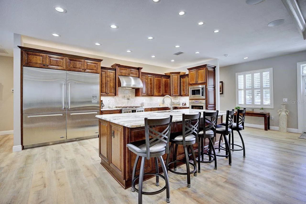 2851 VILLAGE GREEN CT