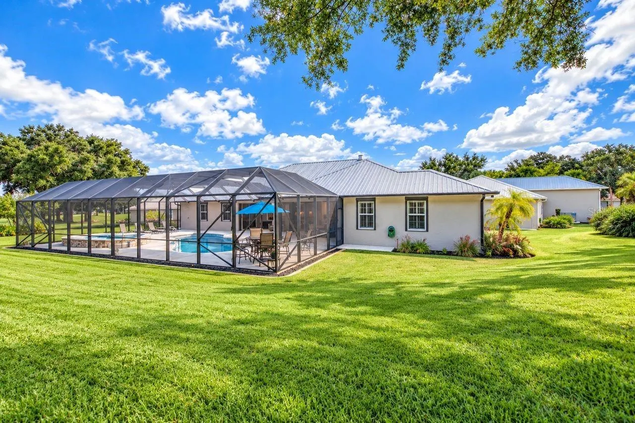 2851 VILLAGE GREEN CT