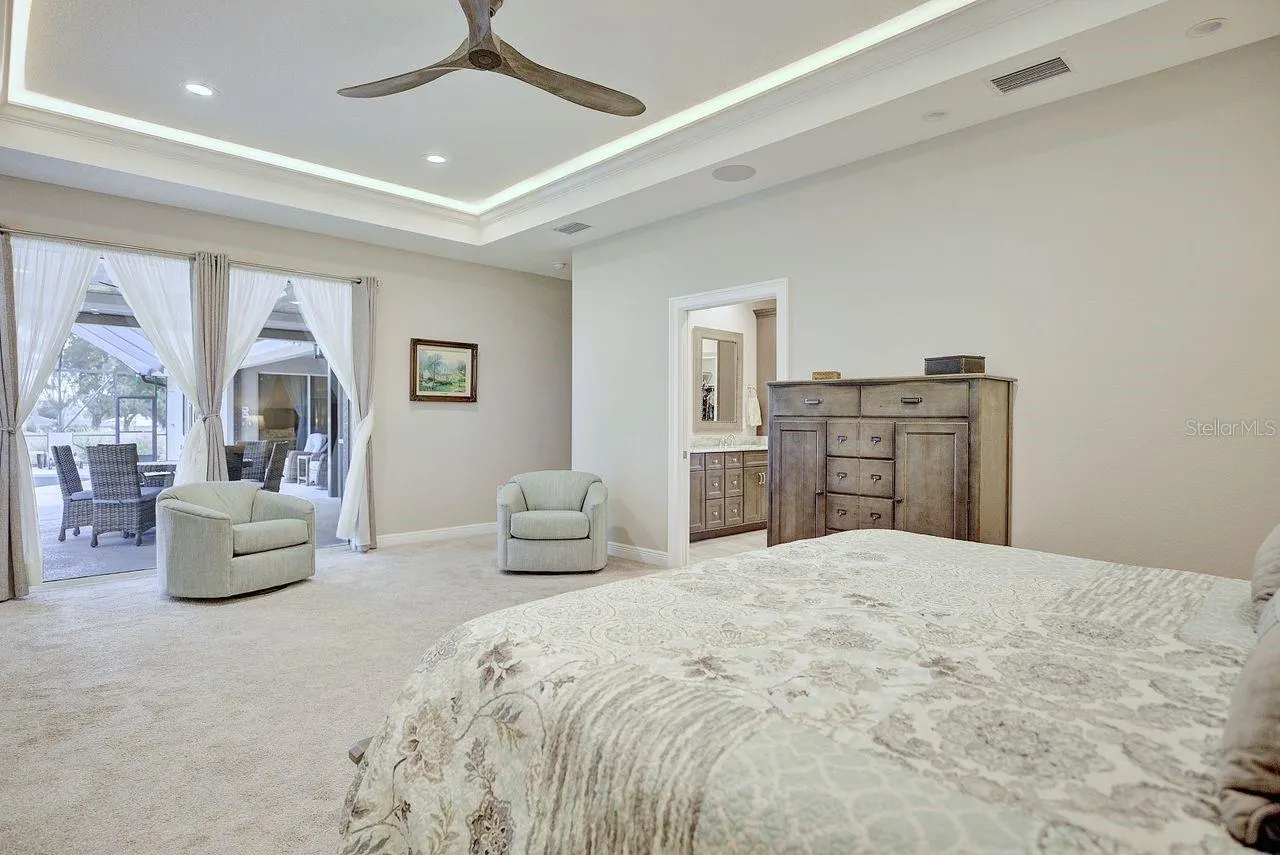 2851 VILLAGE GREEN CT