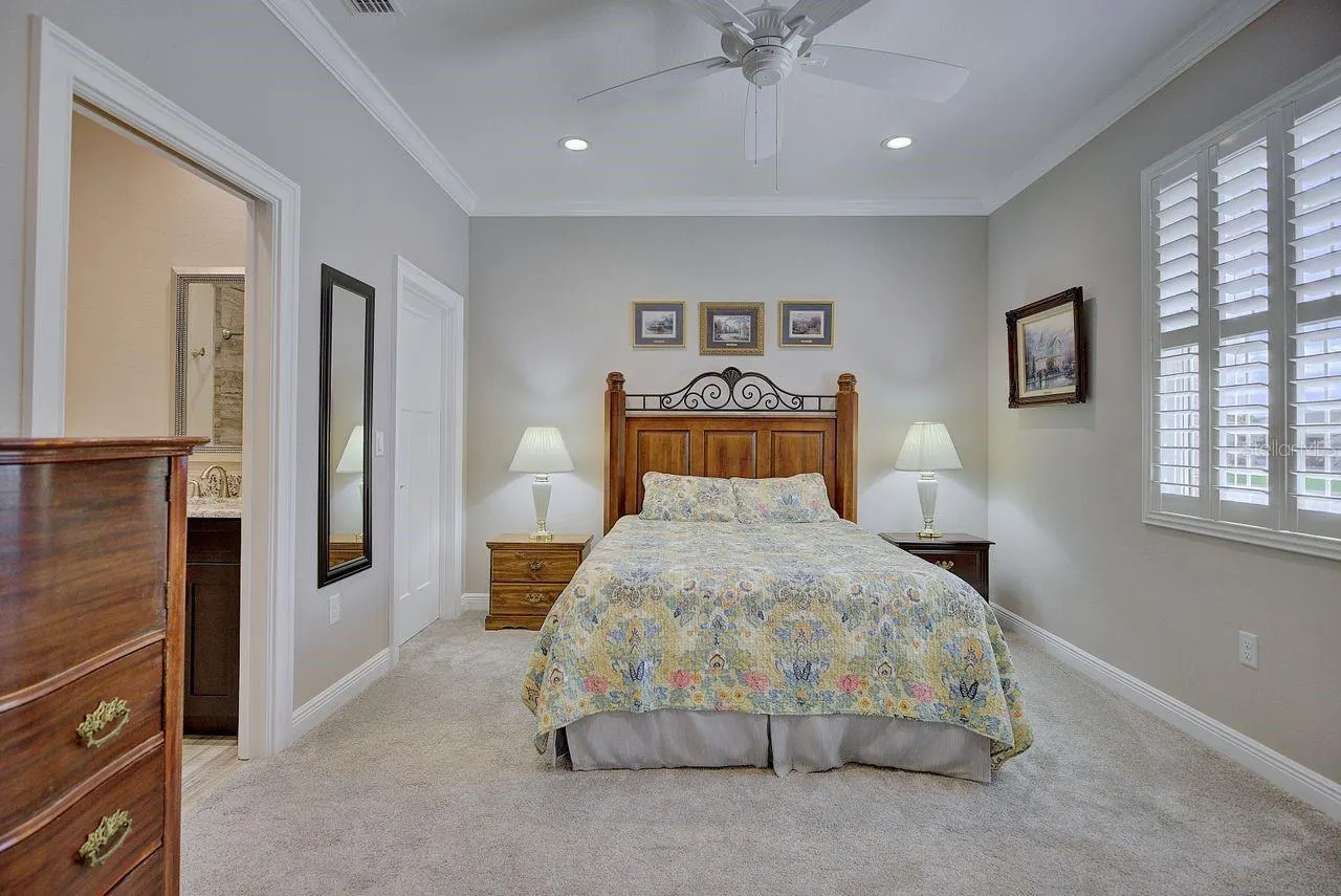 2851 VILLAGE GREEN CT
