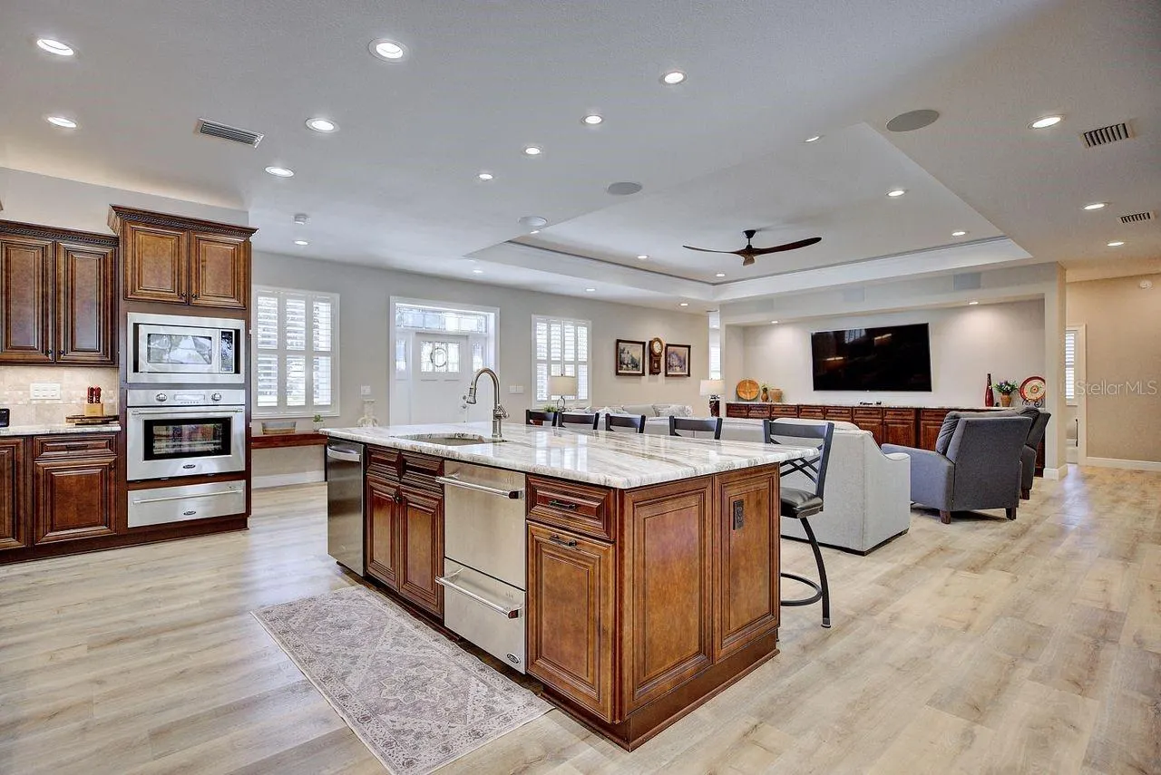 2851 VILLAGE GREEN CT
