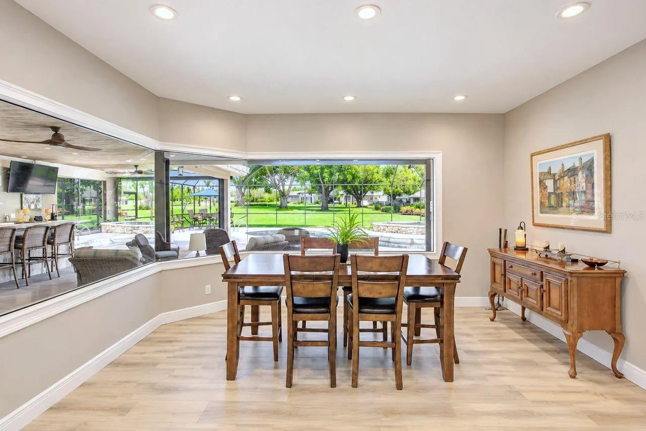 2851 VILLAGE GREEN CT
