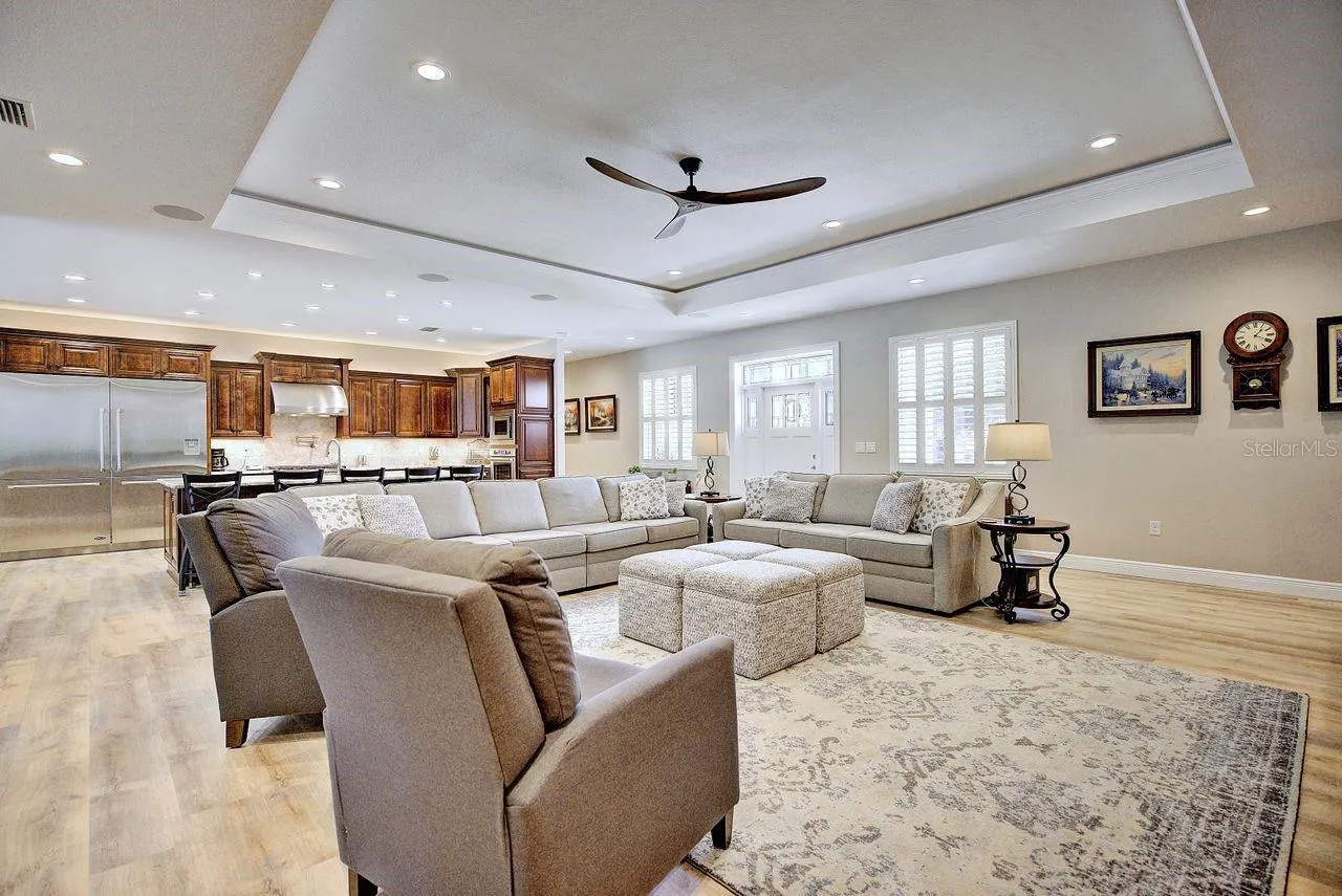 2851 VILLAGE GREEN CT