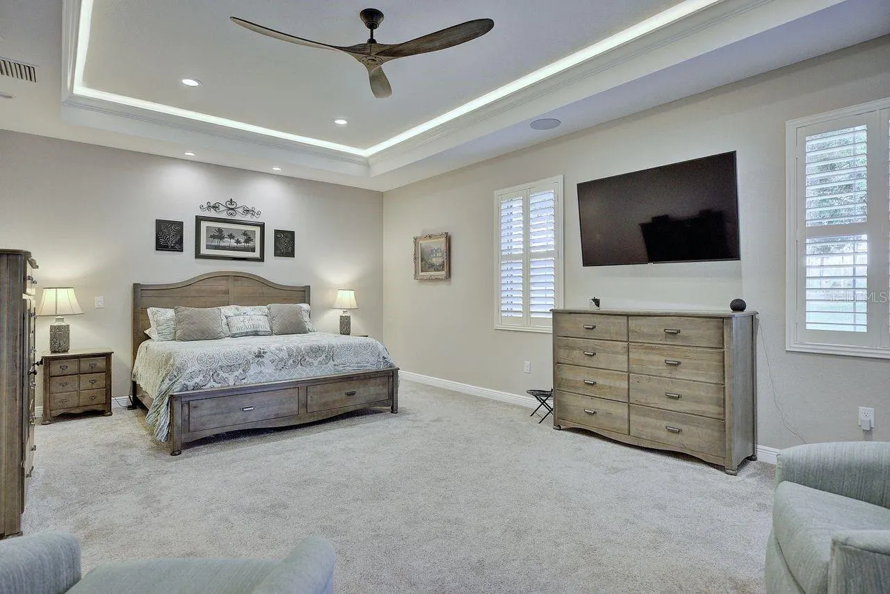 2851 VILLAGE GREEN CT