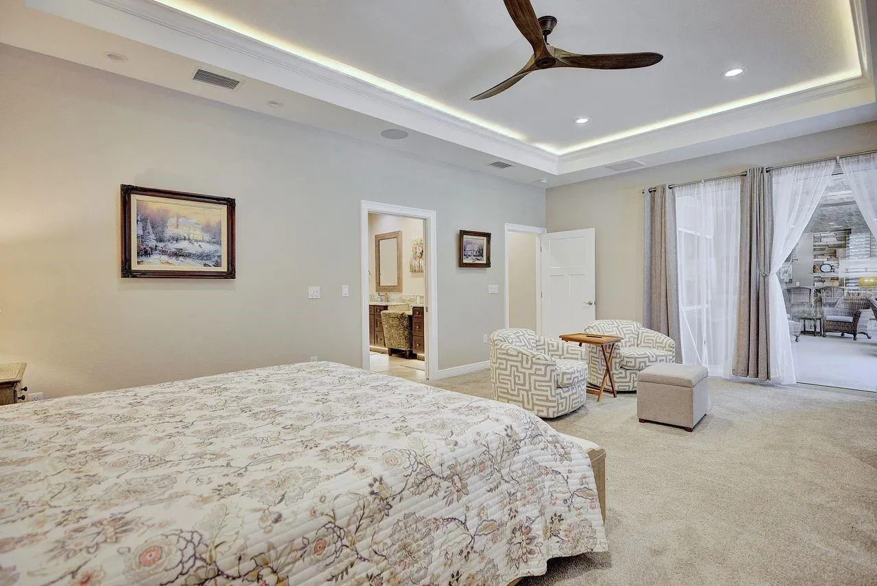 2851 VILLAGE GREEN CT
