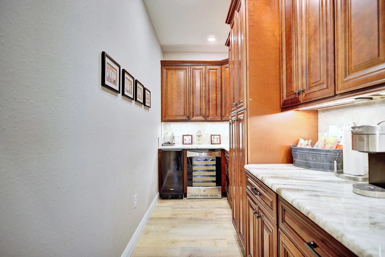 2851 VILLAGE GREEN CT