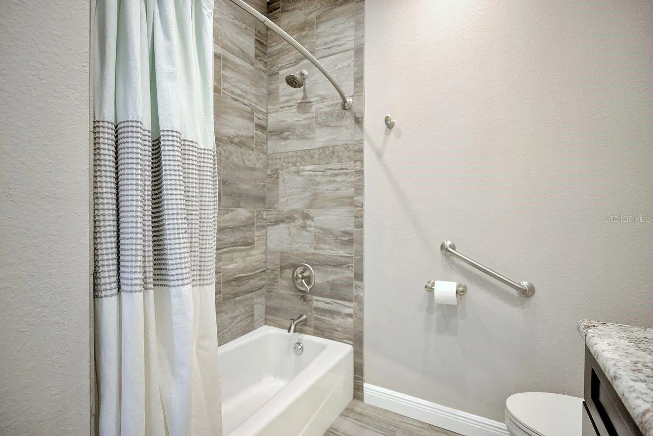 2851 VILLAGE GREEN CT