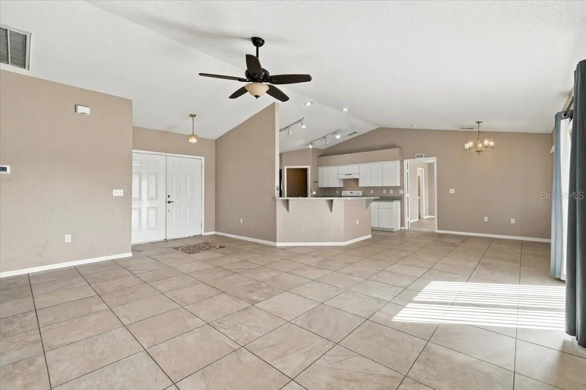 7123 SUMMIT DR