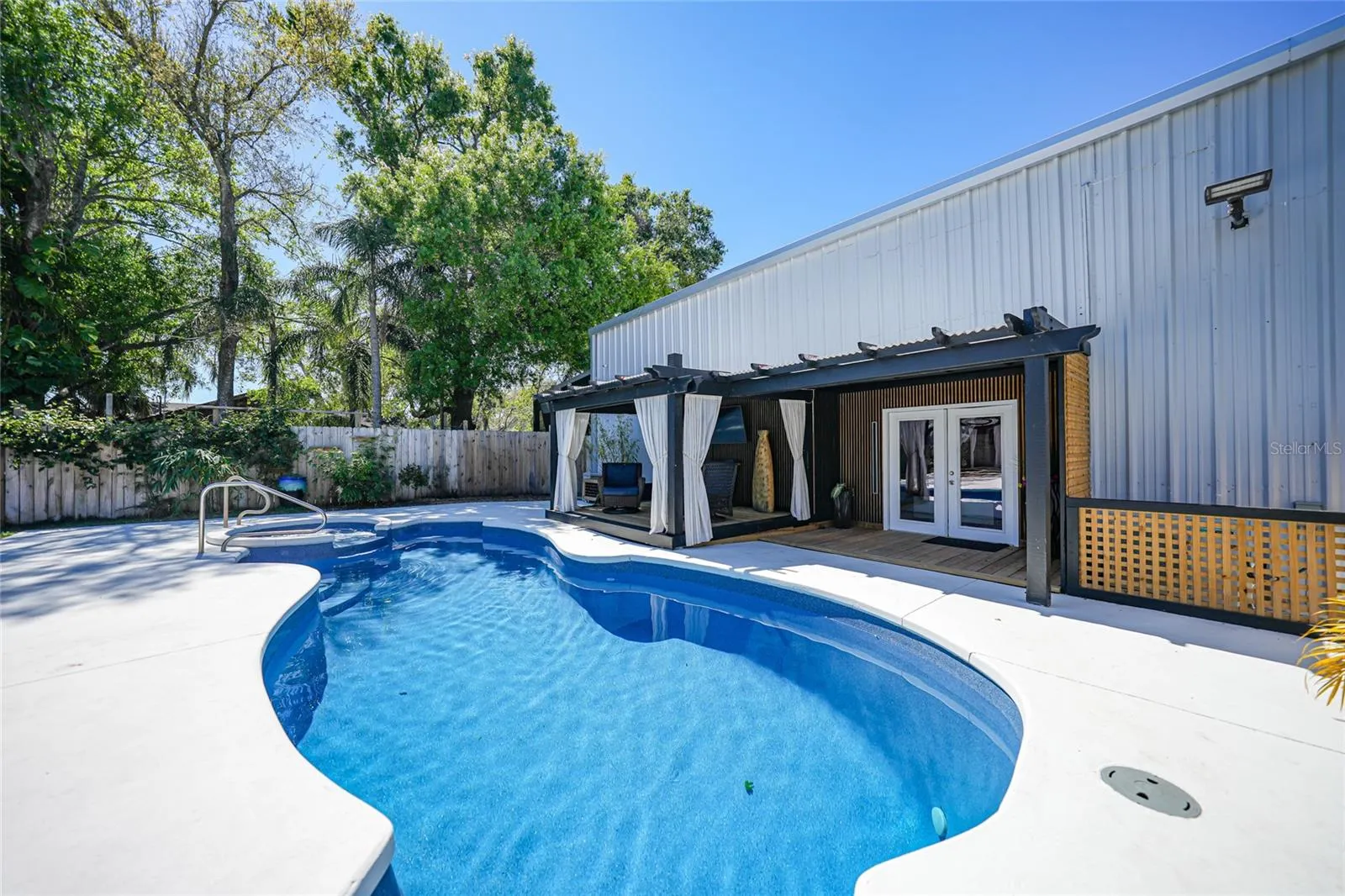2461 SW HIGHWAY 17