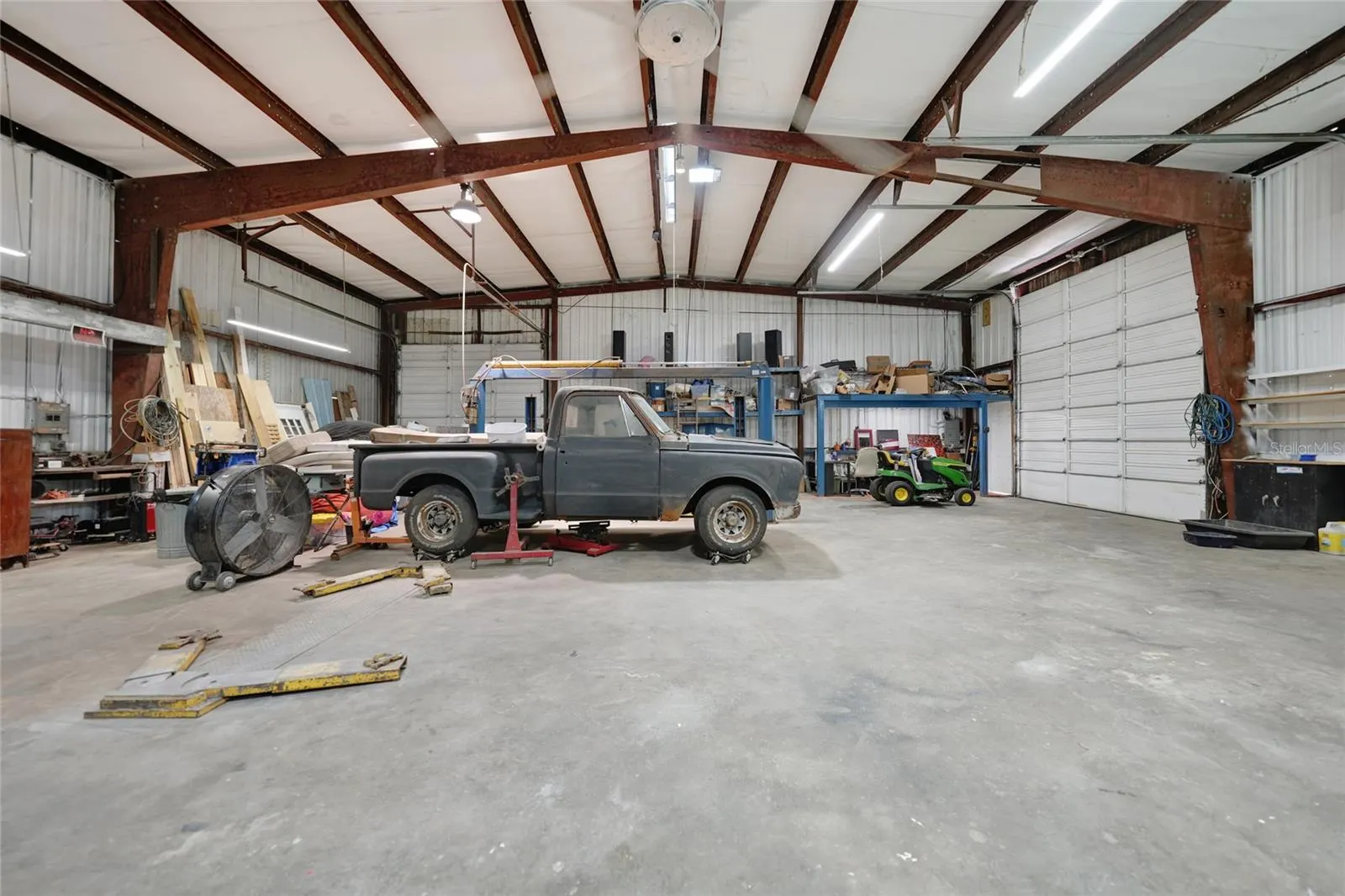 2461 SW HIGHWAY 17