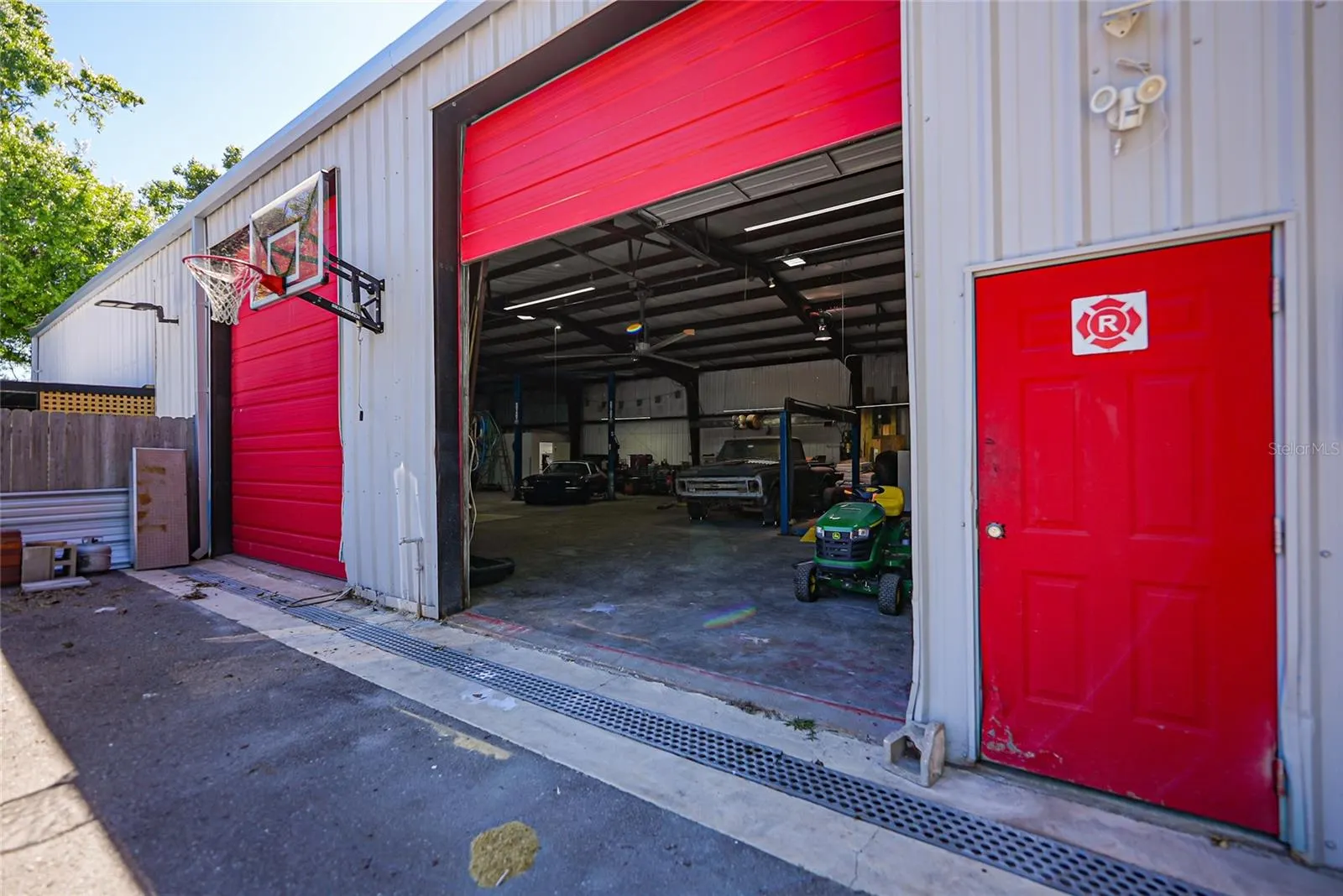 2461 SW HIGHWAY 17
