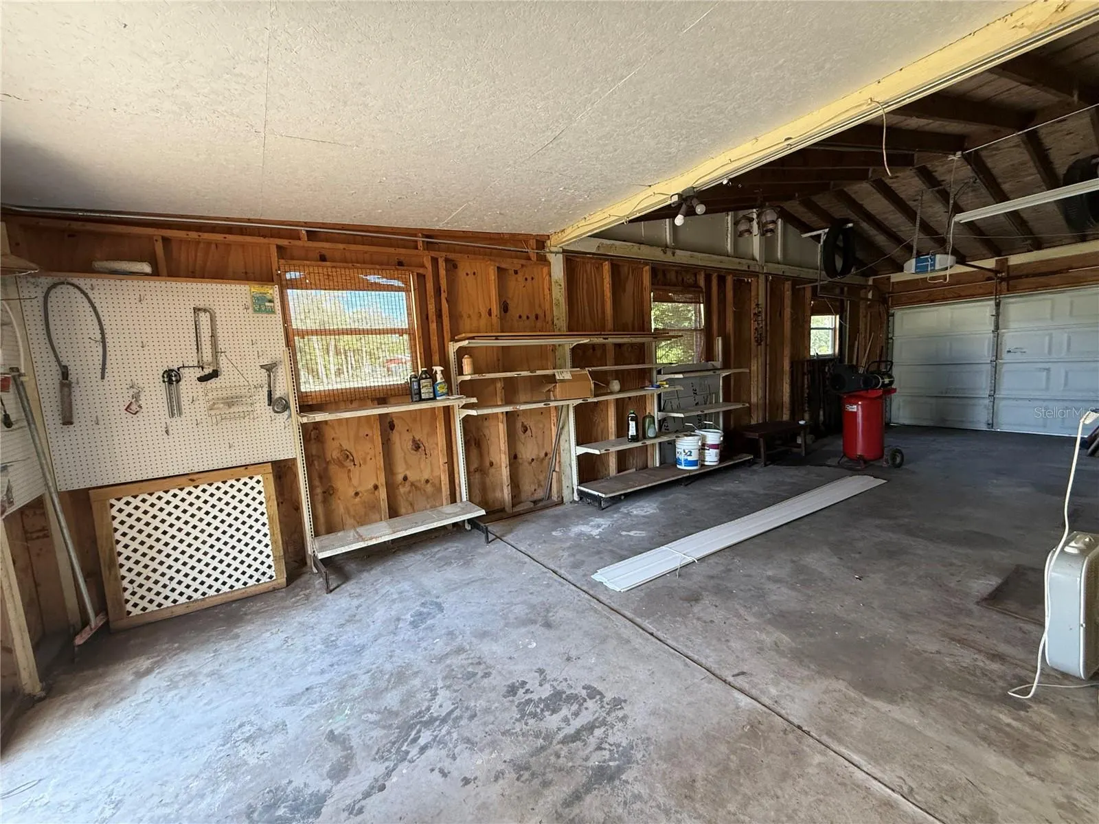 11812 SW SPRING LAKE DR