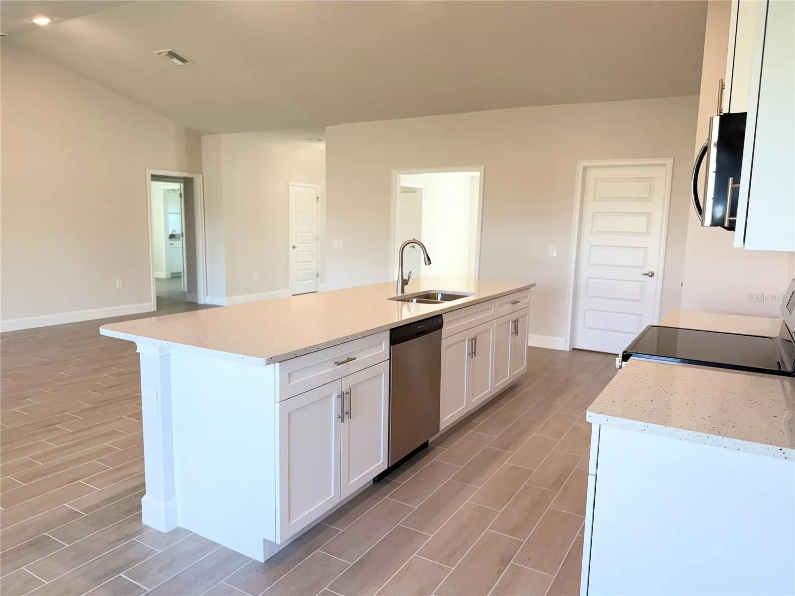 15712 ALDAMA CIR