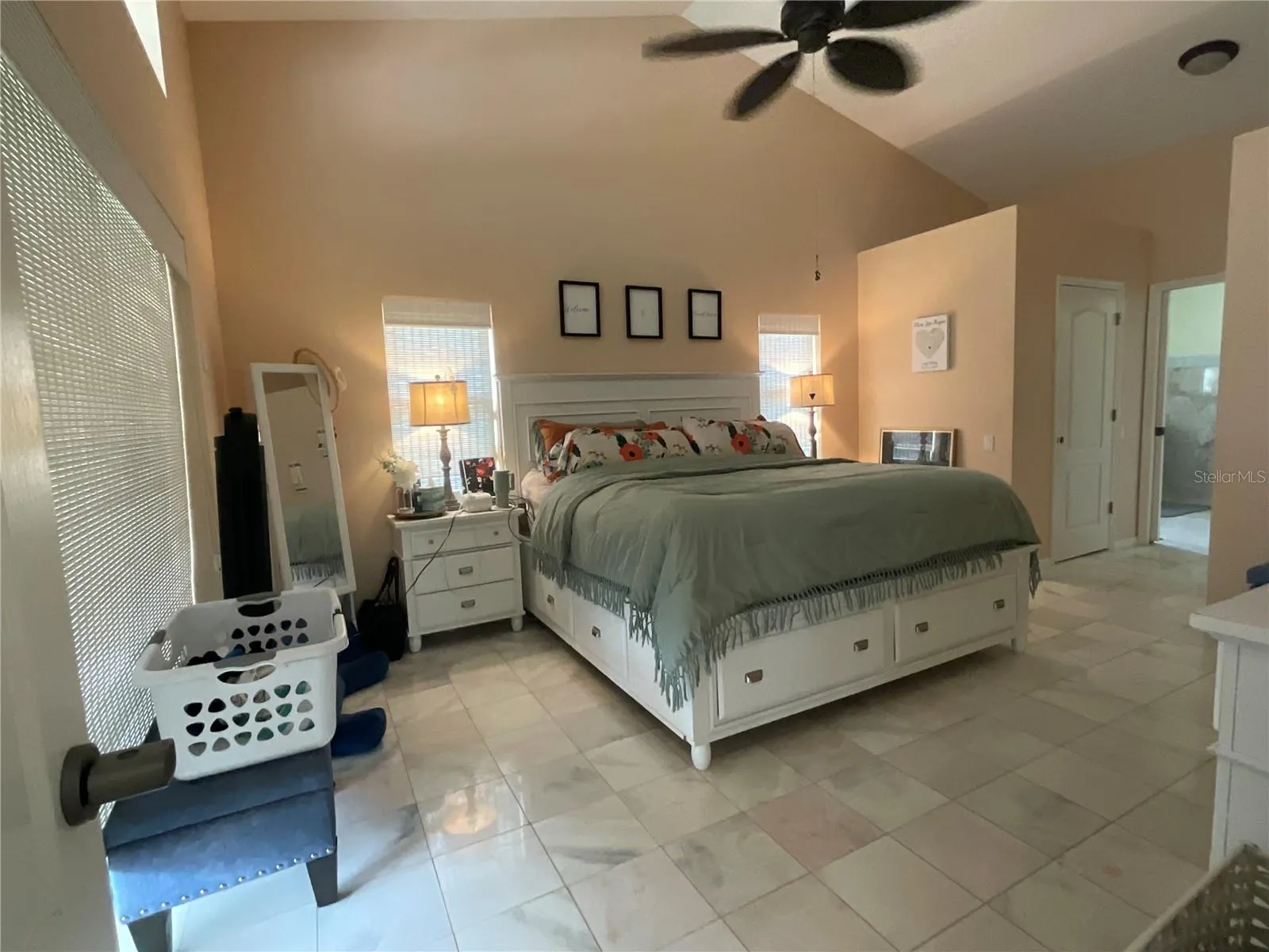 1040 BAY HARBOR DR