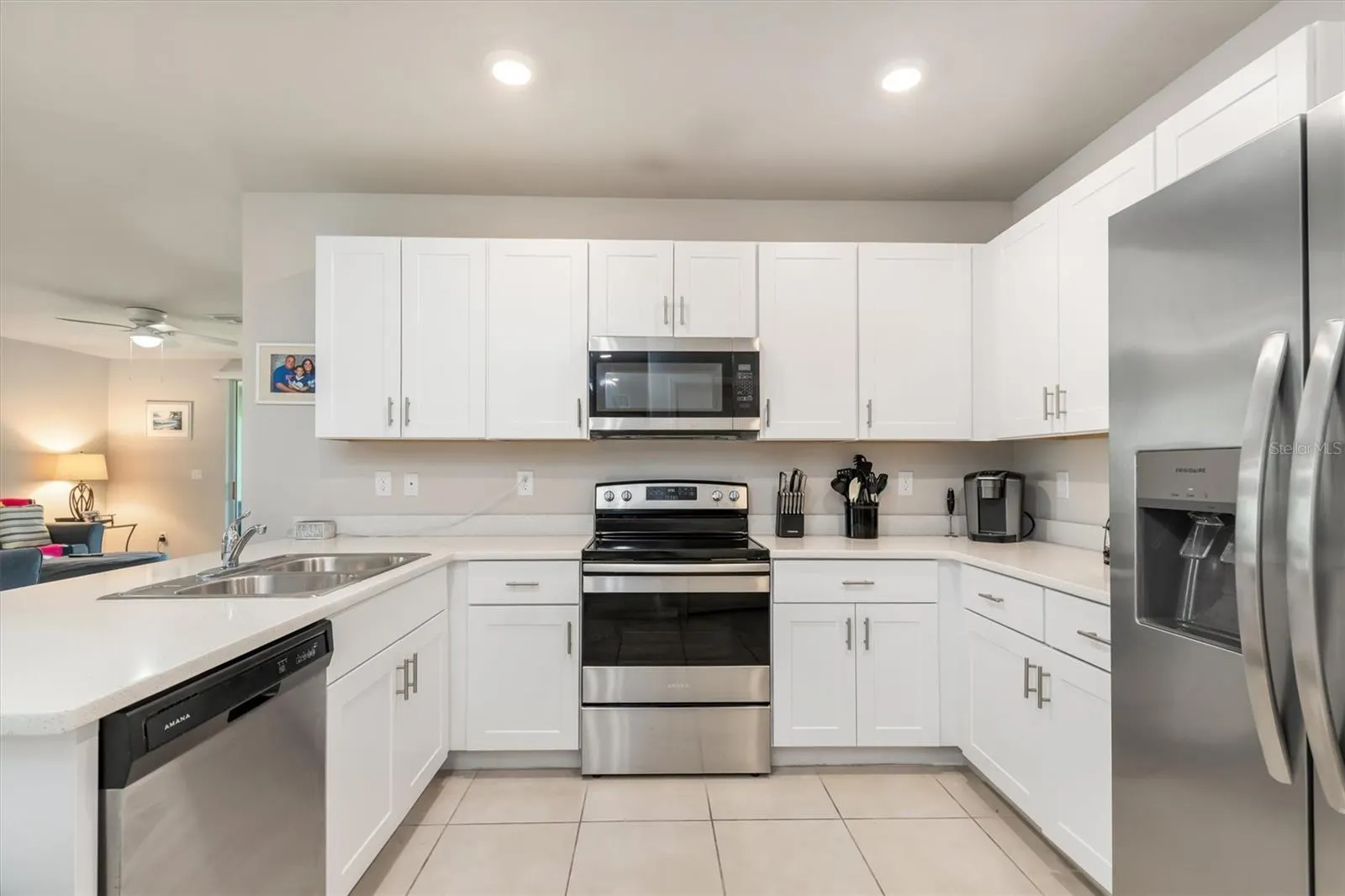 25089 E LENOX CIR