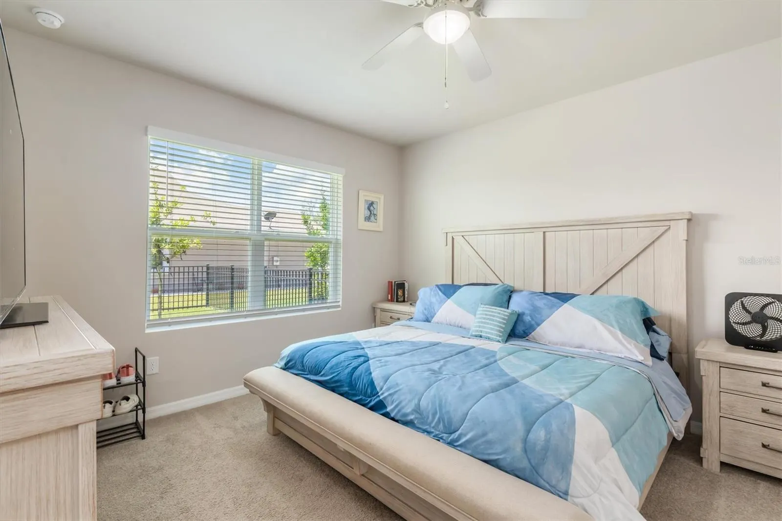 25089 E LENOX CIR