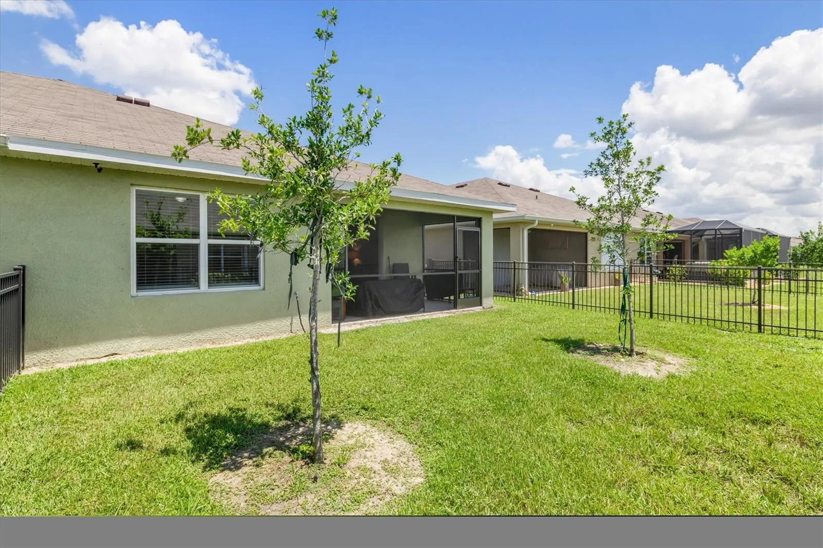 25089 E LENOX CIR