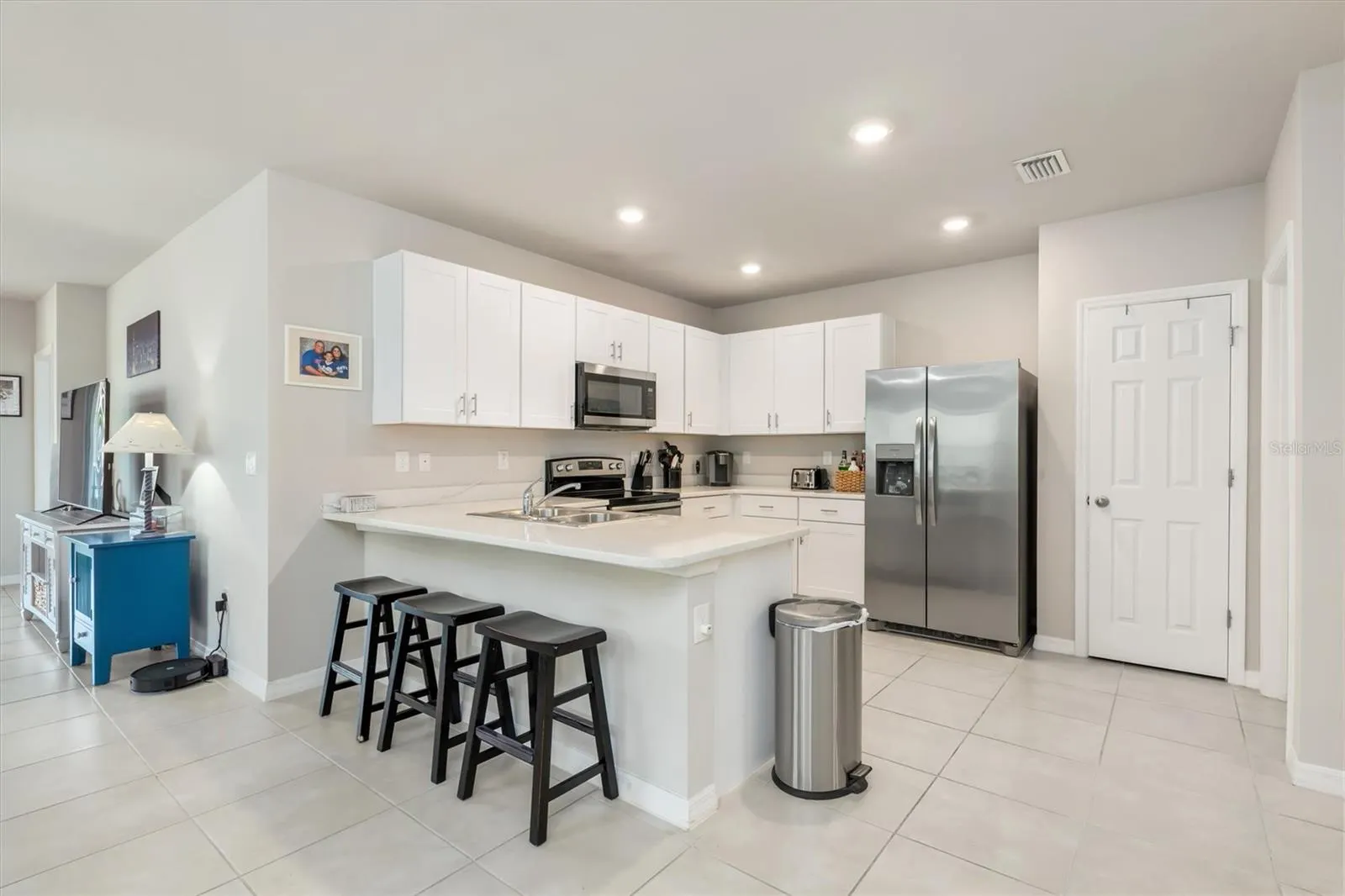 25089 E LENOX CIR