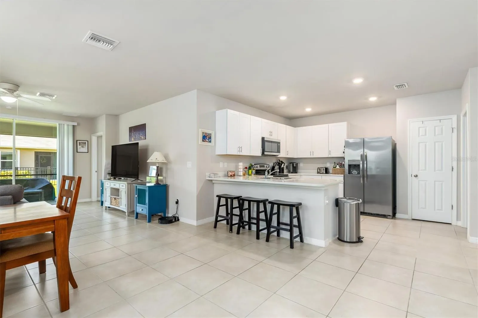 25089 E LENOX CIR