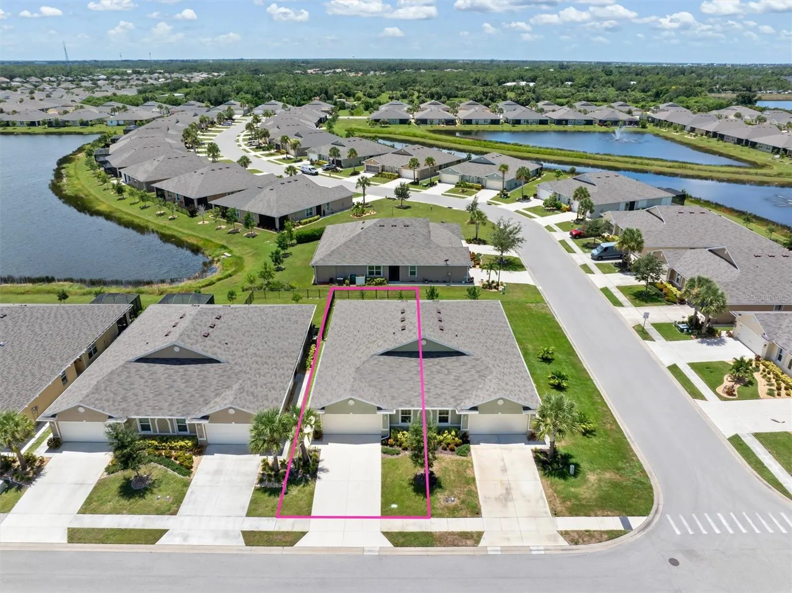 25089 E LENOX CIR
