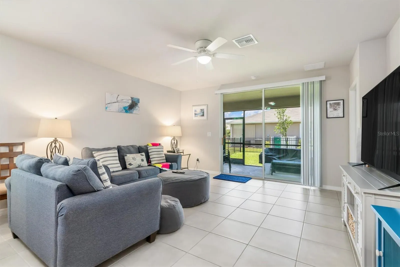 25089 E LENOX CIR
