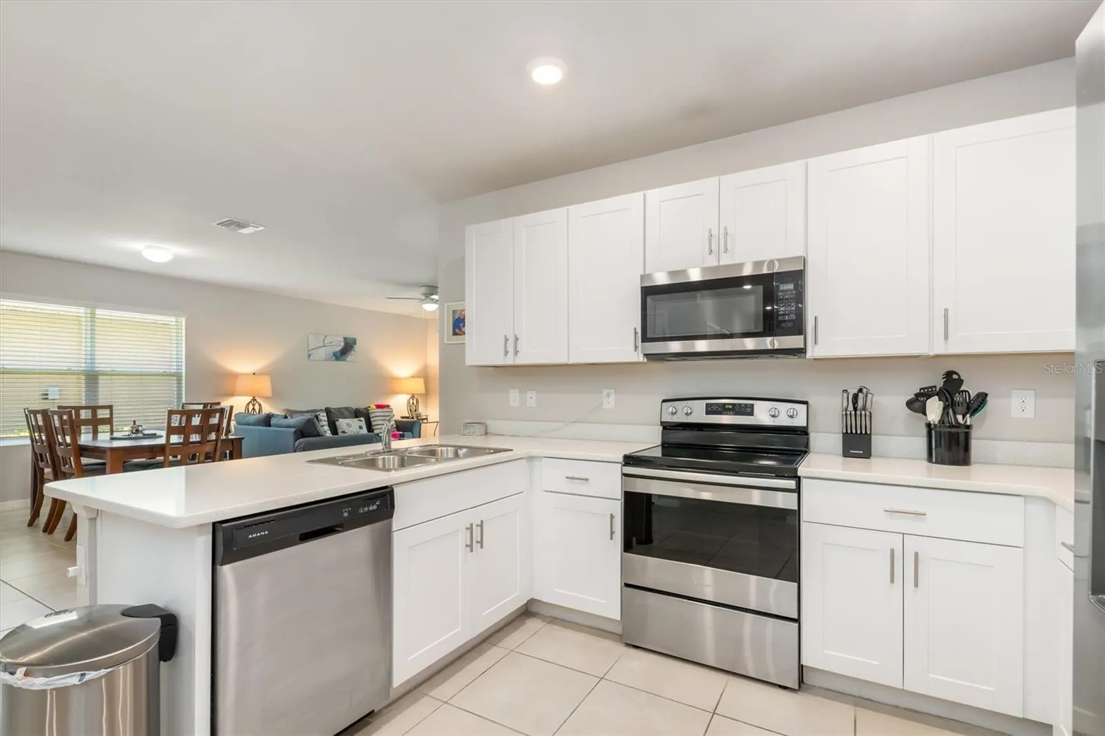 25089 E LENOX CIR