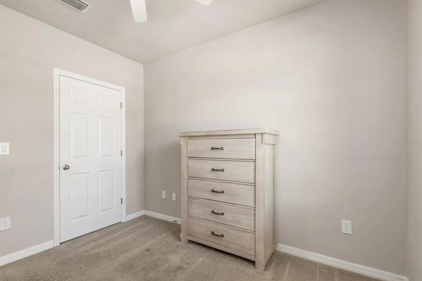 25089 E LENOX CIR