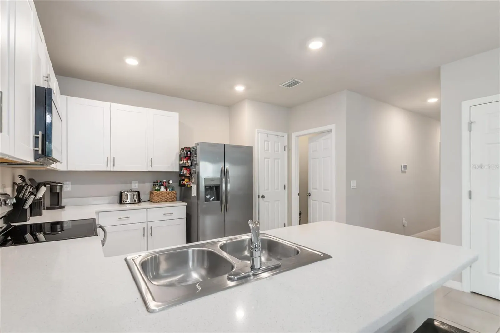 25089 E LENOX CIR