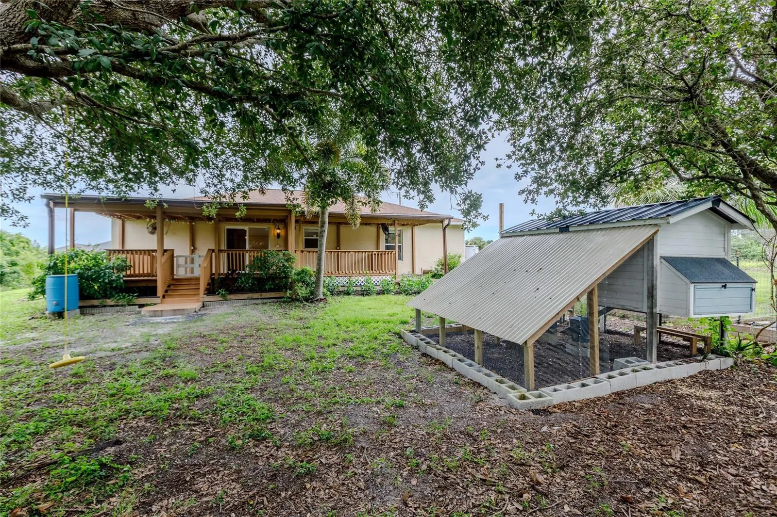 1404 CURTIS AVE S